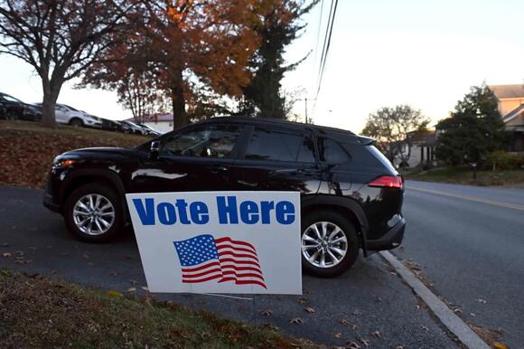 PA poll: Trump approval remains low, Democrats surging as election nears