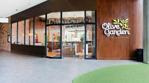 Olive Garden Horror: Male Cook Dead After Committing Suicide by ...