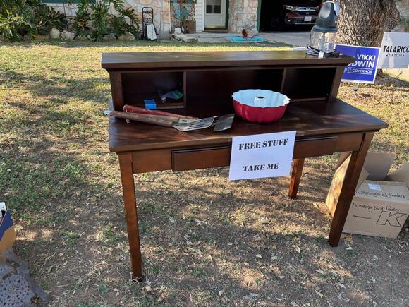 🎁 Freebies Up for Grabs Around Austin This Week - NewsBreak