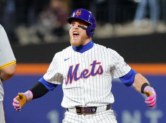 Mets ‚Star‘ Outfielder Harrison Bader Wears His Heart On His Belt – MVFG