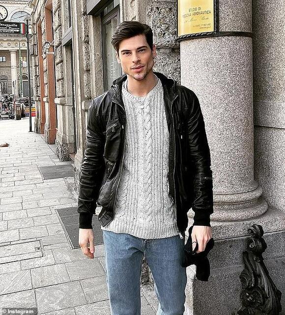 Male model reveals VERY dramatic face transformation after 'training ...