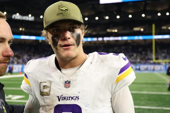 Justin Jefferson Praises J.J. McCarthy's Confidence After Vikings' Upset  Win in Detroit - NewsBreak
