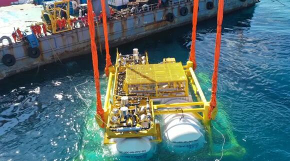 China Drops 2,000 Servers into the Ocean, Calls It the Future - NewsBreak