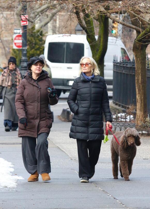 Susan Sarandon and Jessica Lange have a ‘Feud’ reunion as they enjoy ...