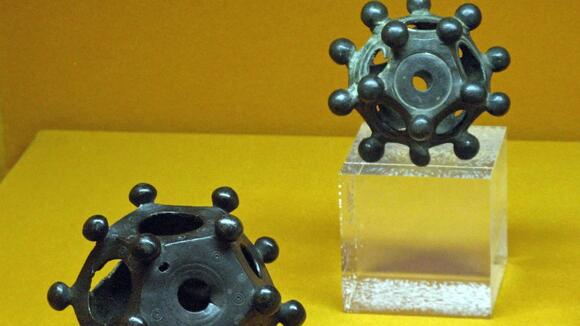 Bizarre ancient objects that break the historical timeline and left ...