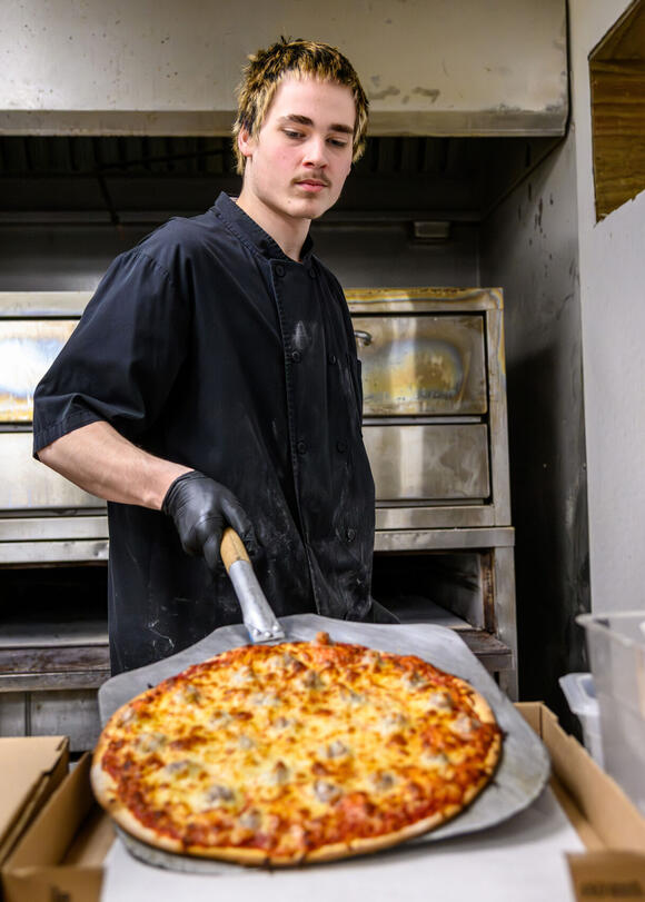 Copper Nickel brings Poor Gary's Pizza to Aurora - NewsBreak