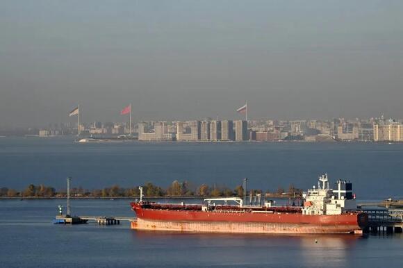 Russia Launches First Diesel Tanker to U.S. as Drone-Hit Refineries Cast Doubt on Deal