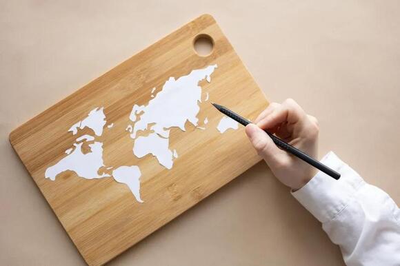 Why Flight Paths Look Curved on a Map - NewsBreak