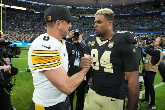 42-year old Steelers QB Aaron Rodgers outrushed every Saints player