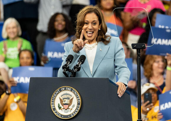 Social Media Reacts After Kamala Harris' Husband Reportedly Wants Her ...