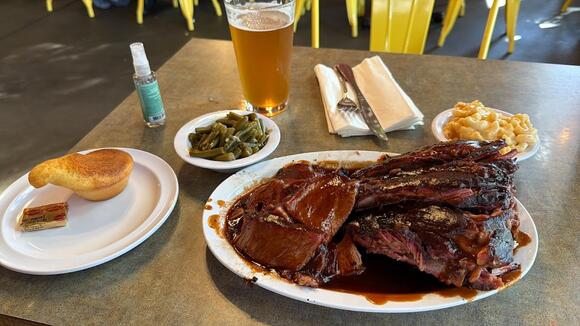 Oakland's 6 Best Black-Owned Soul Food Spots Right Now - NewsBreak