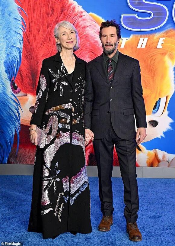 Keanu Reeves, 61, forced to deny marriage rumors with artist girlfriend ...