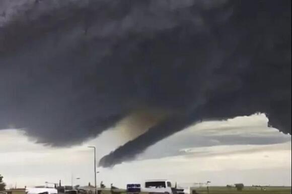 Hurricane Milton makes landfall with 120mph winds as Florida braces for ...