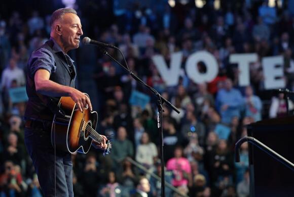 Bruce Springsteen Speaks Out on Minneapolis ICE Shooting During ...
