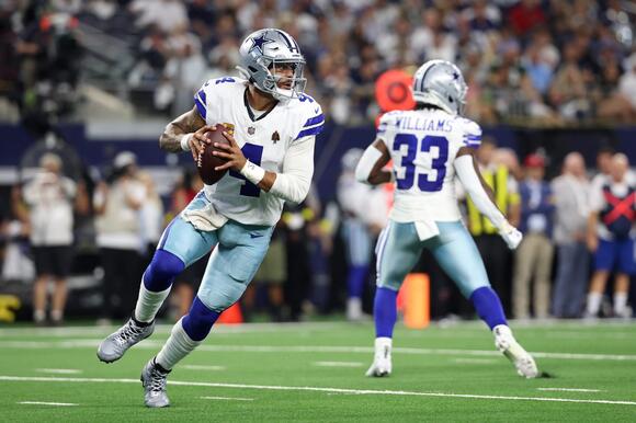 Dallas Cowboys & Green Bay Packers Fans Exchanged Haymakers During Wild  Brawl In The Stands At “Sunday Night Football” [VIDEO] - NewsBreak