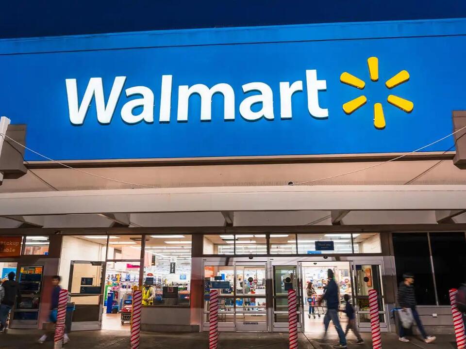 Urgent warning to shoppers as Walmart under investigation for