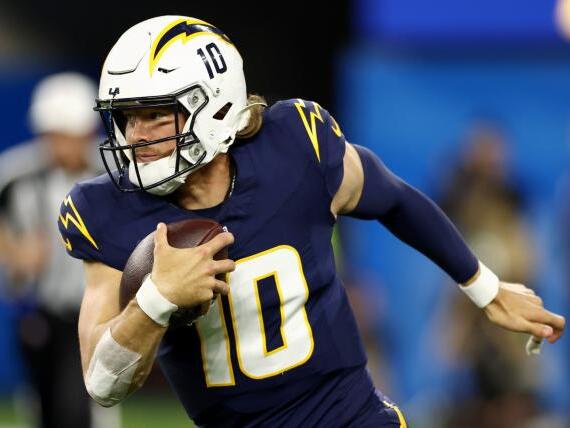 report-vikings-called-chargers-about-qb-justin-herbert