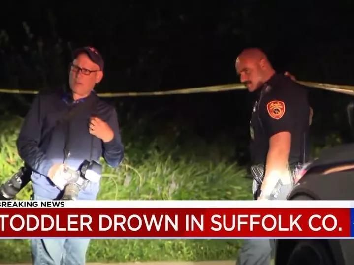 Long Island sisters aged 2 and 4 die from 'drowning' in community pond ...