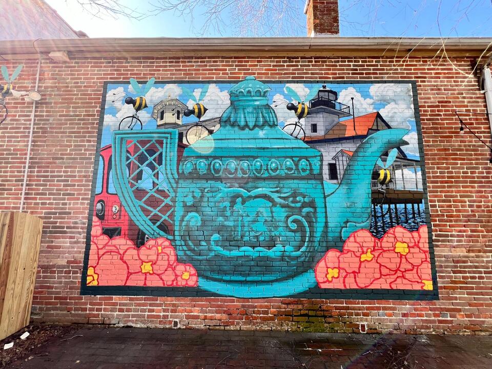 Teapot, lighthouse and beecycles, oh my! Check out the mural in Edenton