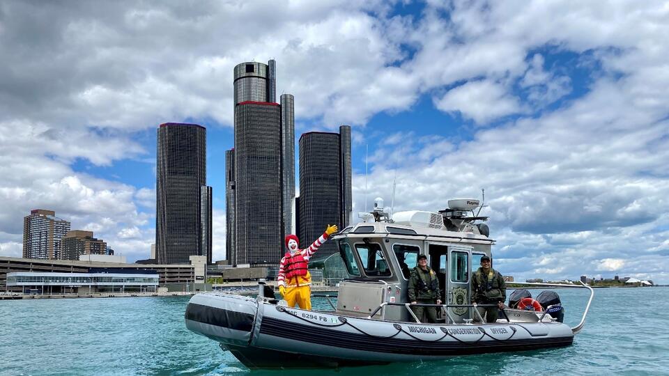 Mackinaw City Hotel Employee Has Heated Exchange With Customer News Break