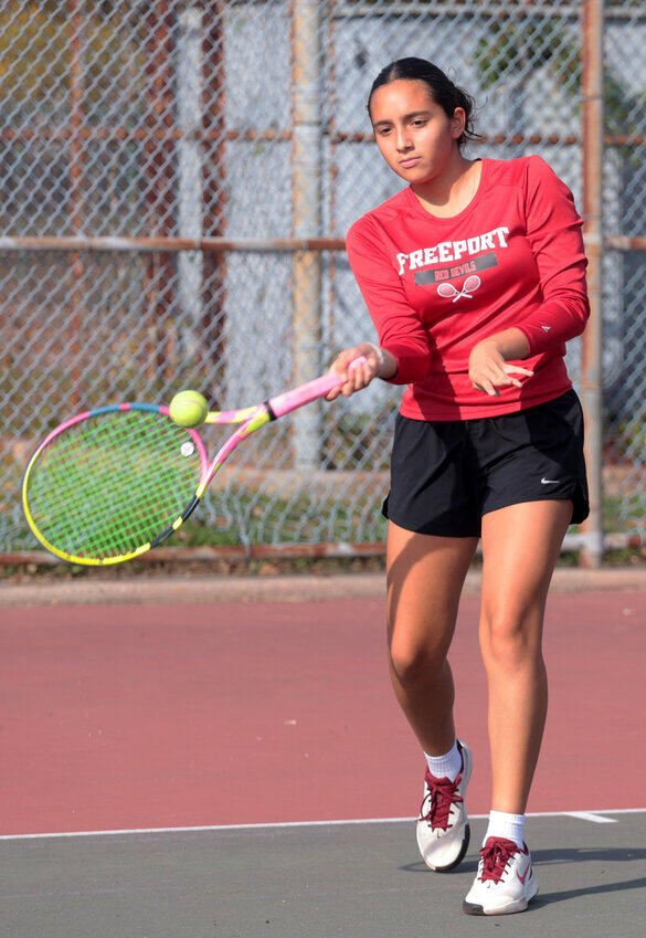 Freeport aces conference rivals, goes 14-0