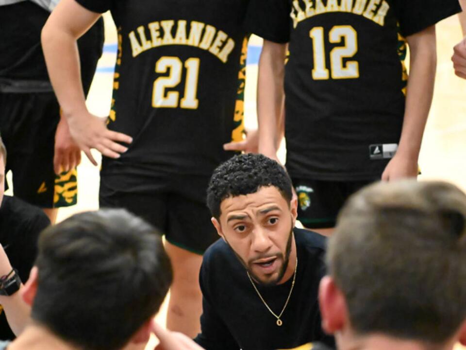 Former BHS hoops star picks up first win as high school head coach in ...