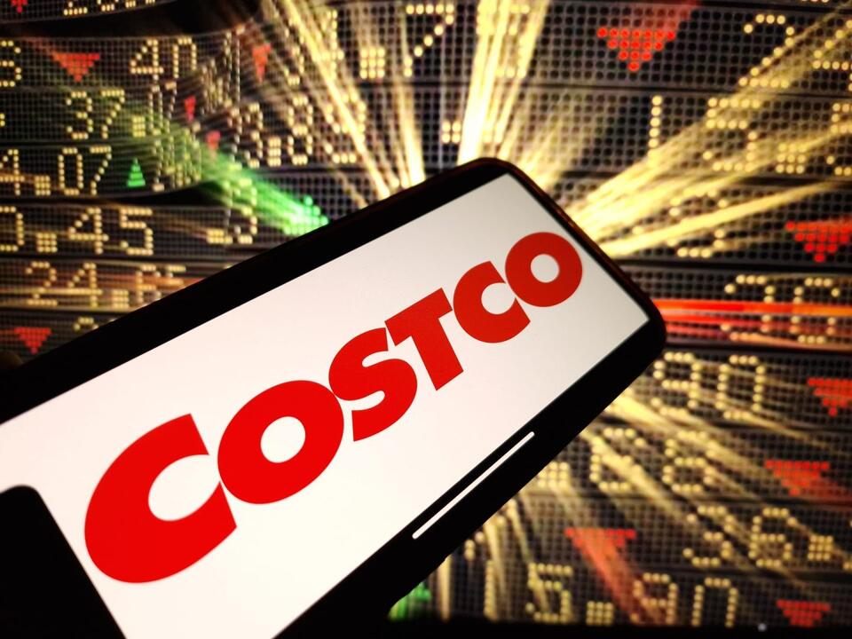 Costco’s 8% sales jump fuels talk of rare event ahead - NewsBreak