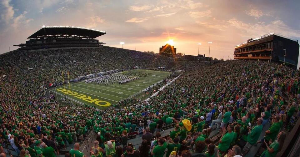 As wildfire smoke overwhelms the state of Oregon, Ducks move first day of fall football practice inside