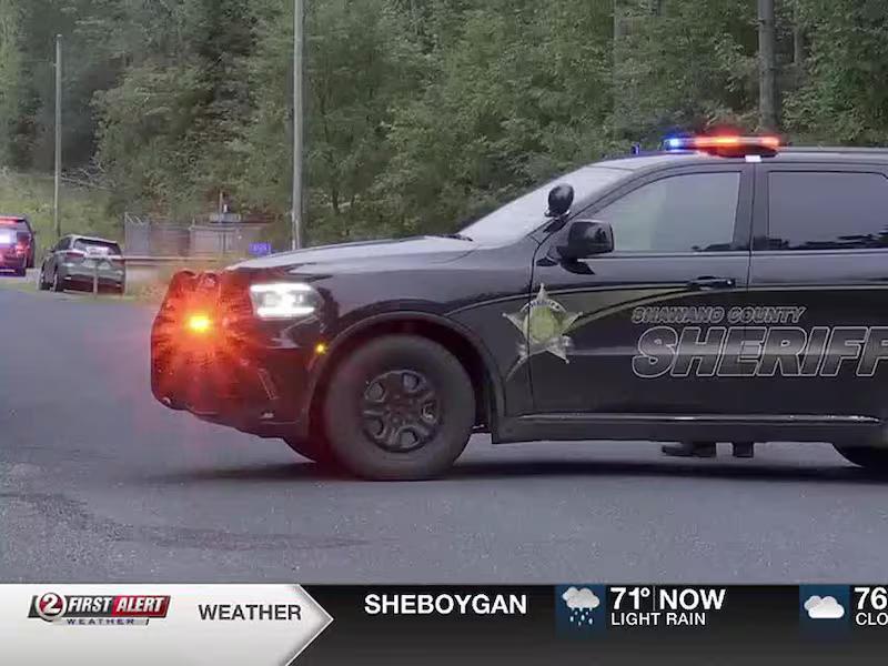 Two dead after crash in Shawano County