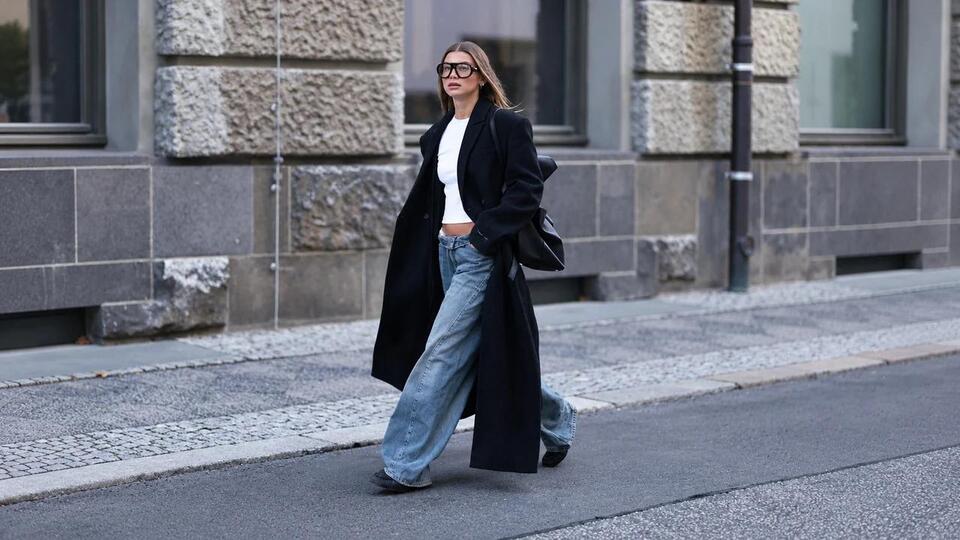 Say Goodbye to Classic Blue: These Are the 5 Jeans Colors Trending This ...