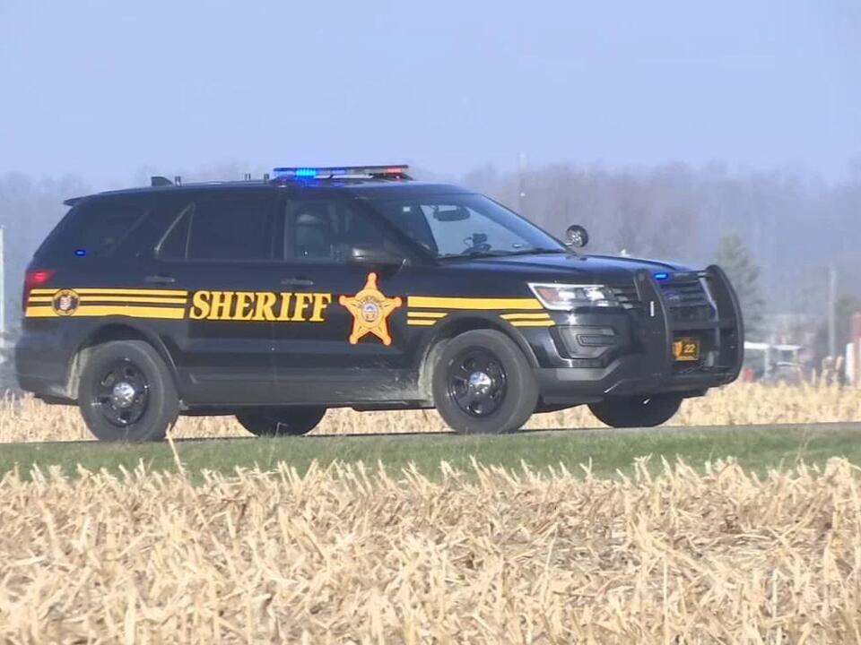 Traffic stop prompts chase that ends in Darke County pond