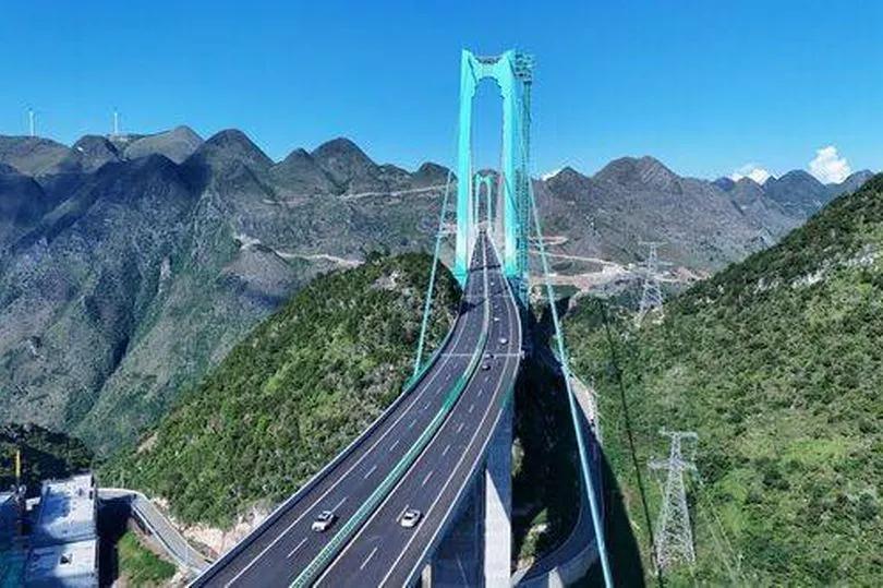 Record breaking bridge becomes world's highest at over 2000 feet ...