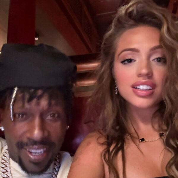 Woah Vicky Goes Viral After Dropping New Photos With Antonio Brown