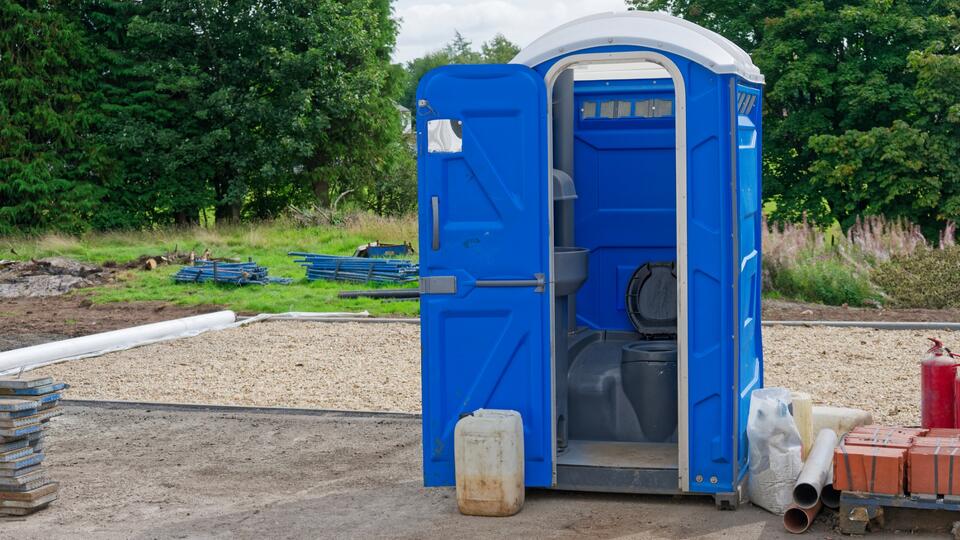 Mom Is Accused of Giving Birth to Baby & Dumping Her in Portable Toilet ...