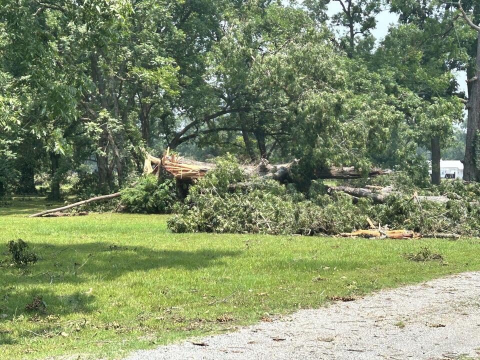 More than 100,000 customers in Shreveport area lose power amid heat