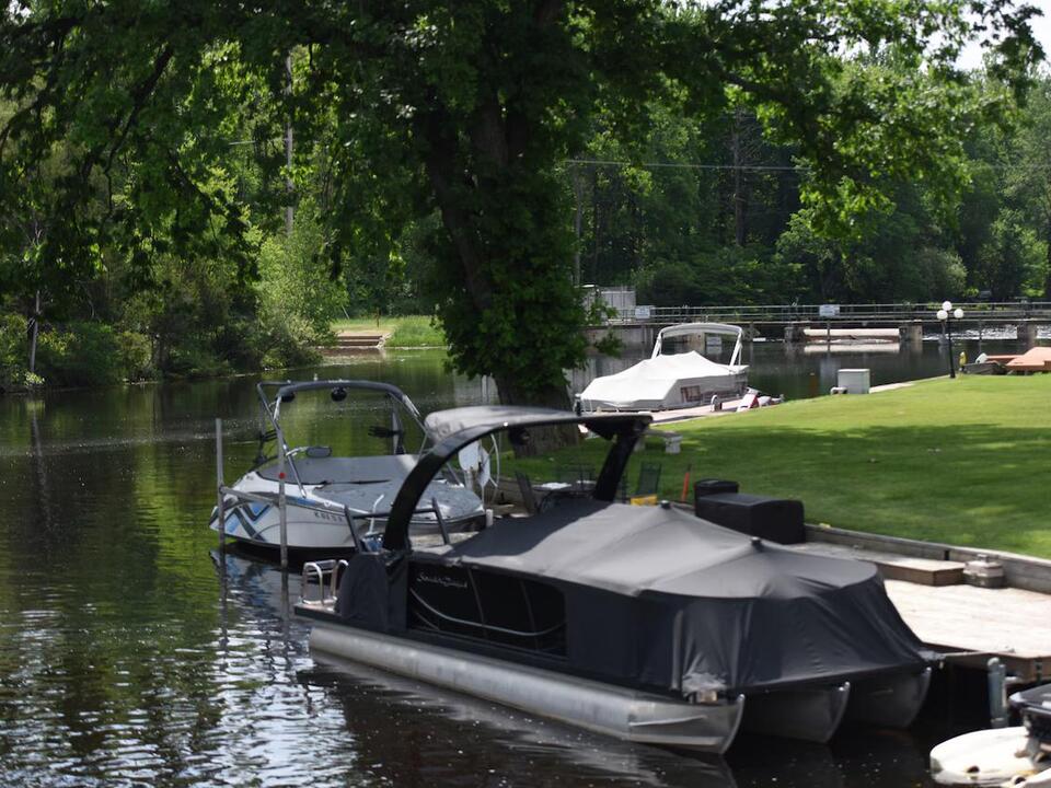 Couple buys shortterm lake rental near Dexter, then finds out they
