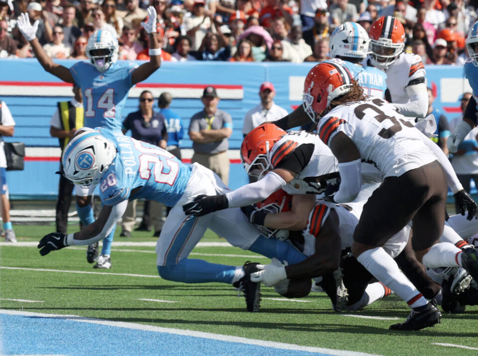 Titans squander early lead, game against Browns