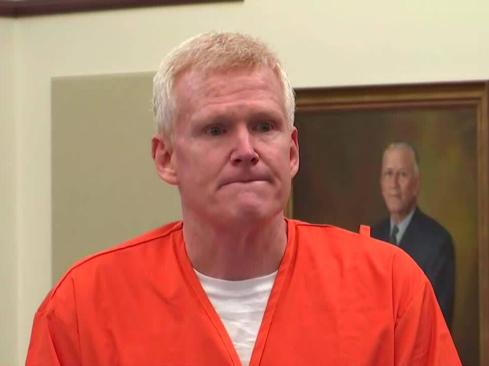 Alex Murdaugh Begs for Financial Crimes