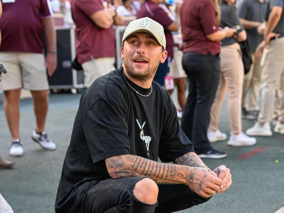 Drake'S Global Friendships: The A&M & Manziel Influence - xkk21ef