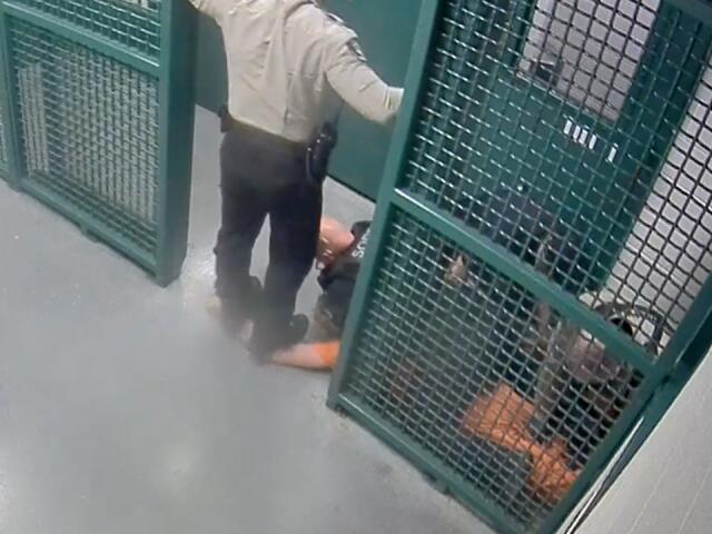 Aurora detention officer accused of excessive force in incident with ...
