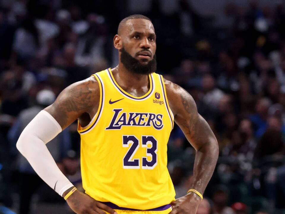 Is LeBron James playing tonight? Lakers vs. Spurs time, TV channel, live stream for Friday NBA game