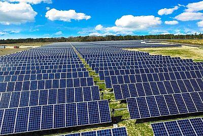 Knox Co. Commissioners Approve EDA Agreement on Solar Project - NewsBreak