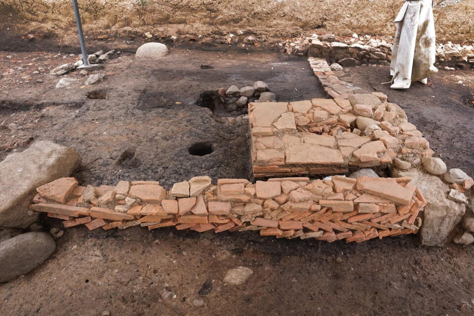 1,800-year-old Roman building and metalworking site emerges in ...
