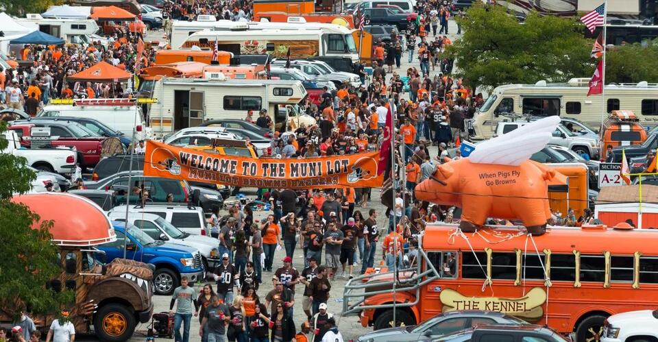 Cleveland Browns news: Muni Lot tours, QB chatter, and a Kelce weighs ...