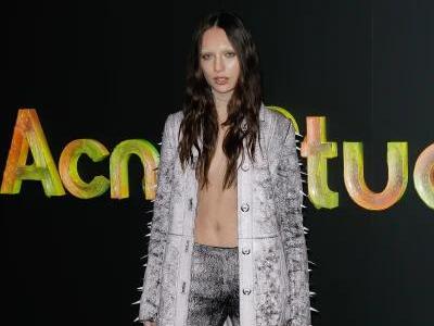 Maddie Ziegler Is Unrecognizable With Bleached Eyebrows as She Goes