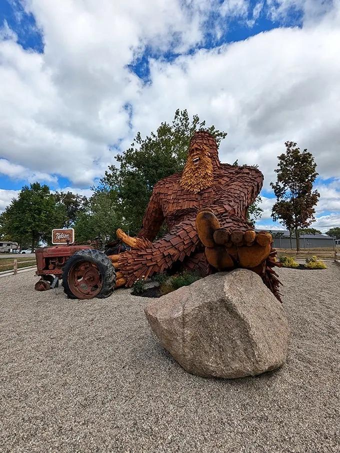 10 Fascinatingly Weird Sculptures In Ohio That Will Make Your Jaw Drop ...