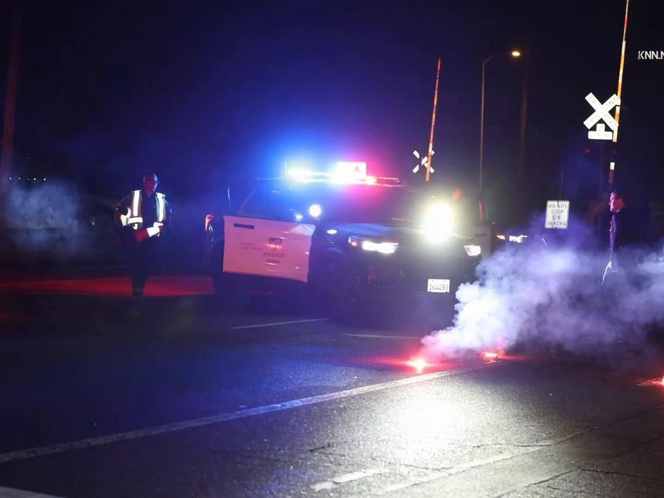 USA North Hollywood Man Drives Through Crash Scene Striking Police