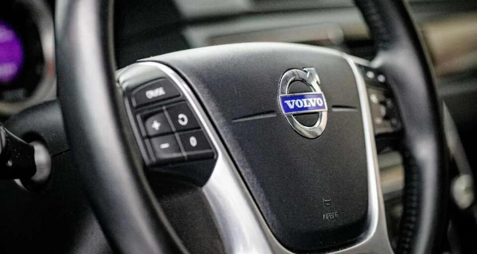 Volvo Confirms Apple Music Native Integration — Streaming Service ...