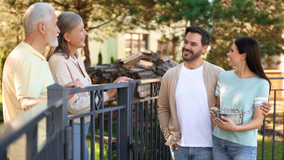 Woman Says Her Neighbor’s “Friendly Favor” Turned Into A Boundary ...