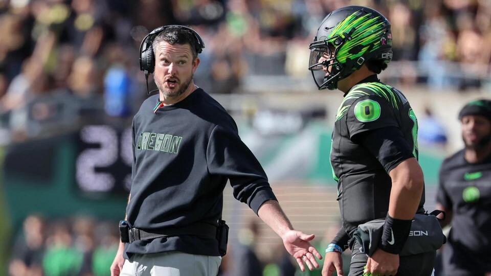 Dan Lanning hints at Oregon QB change, offensive overhaul as Ducks face ...